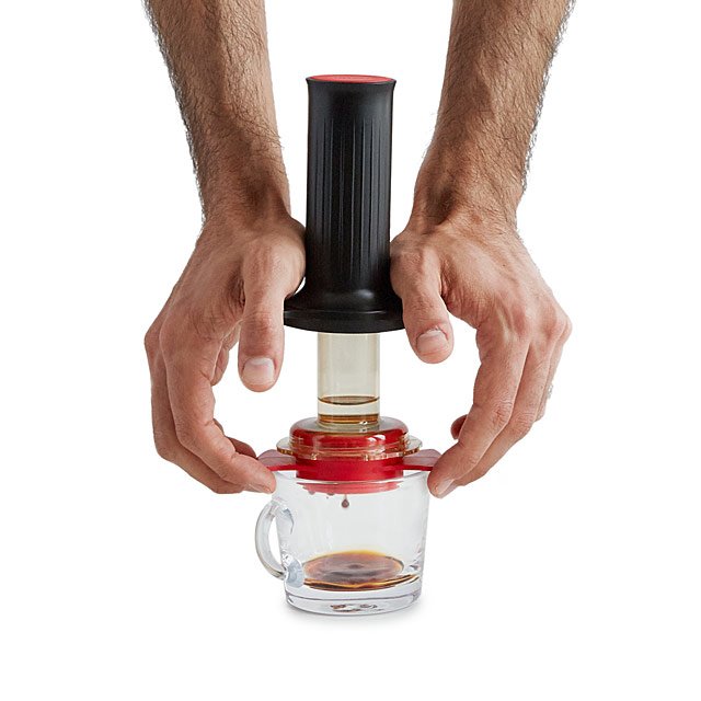 On-the-Go-Espresso-Maker-eCoffeeFinder